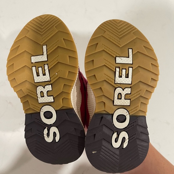 Kids Pink Sorel Boots - Picture 6 of 6